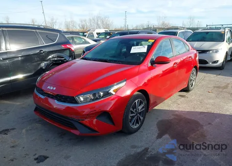 2022 Kia Forte Lxs z USA, uszkodzony, nr VIN 3KPF24AD8NE441757